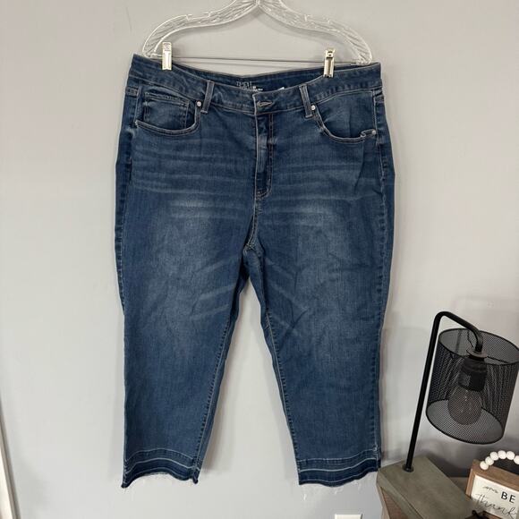 Time and Tru Denim - Time and Tru High Rise Medium Wash Capris Jeans Women’s Plus Size 20 W